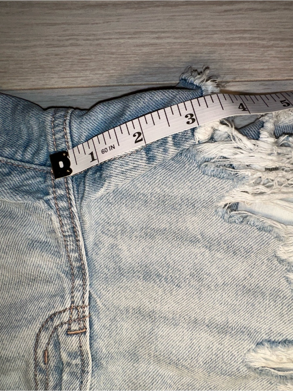 American Eagle Outfitters
Light Blue Distressed Denim Shorts - Size 2 - Picture 12 of 12
